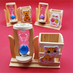 Ahşap Balıklı Pembe Kum Saatli Kalemlik, nostaljik oyuncak, dekoratif ahşap, özel tasarım, kaliteli hediyelik